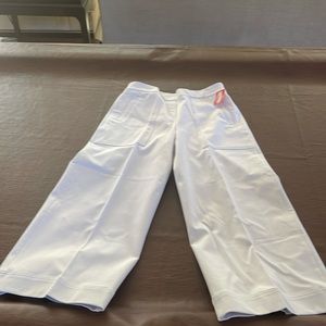 Never worn Spanx cropped wide leg pant in classic white